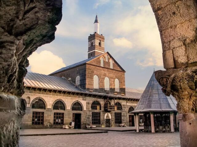 İkonik Mezopotamya Midyat Mardin  Turu |  2 Gece Konaklamalı Adnan Menderes Havalimanı Hareketli Sevgililer Günü Özel