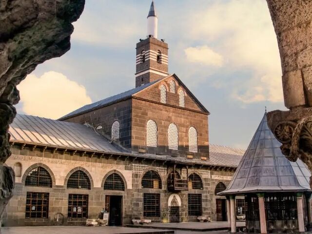 İkonik Gap Turu|3 Gece Konaklamalı Uçaklı İstanbul Çıkışlı Şanlıurfa Döner