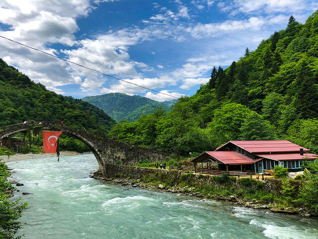 İkonik Karadeniz Yaylaları ve Batum Turu | 3 Gece Konaklamalı Uçaklı İstanbul Çıkışlı Kurban Bayramı Özel