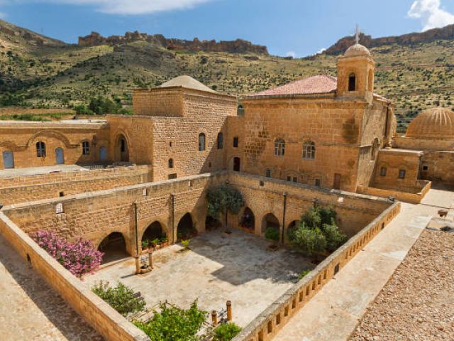 İkonik Mardin Turu|2 Gece Otel Konaklamalı Uçaklı İstanbul Çıkışlı 23 Nisan Özel