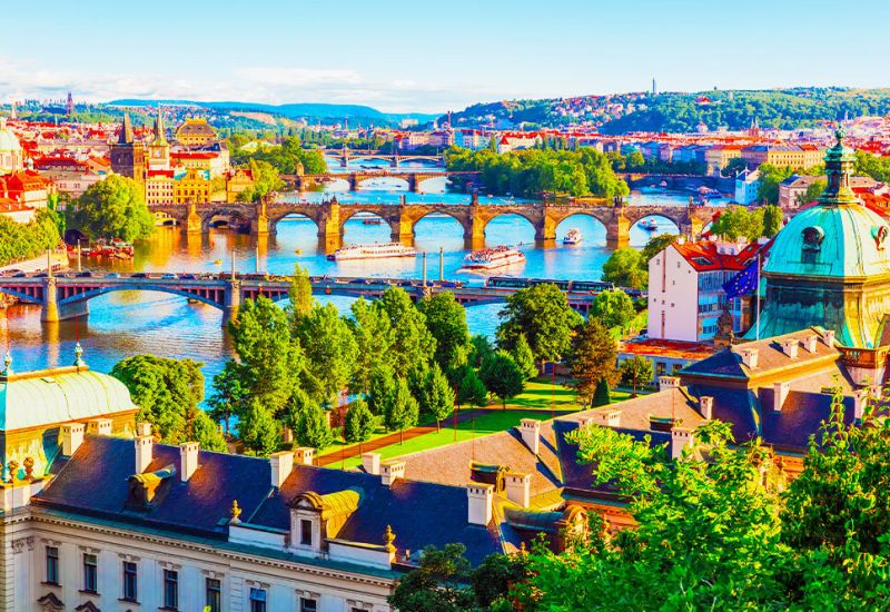 Otobüs ile Baştan Başa Avrupa Turu 13 Ülke 37 Şehir 16 Gün 14 Gece Konaklamalı