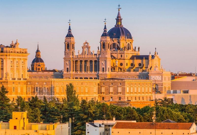 Samsun Hareketli İspanya'nın Kalbi Madrid & Barselona Turu Ajet İle Yaz Dönemi(BCN-MAD)