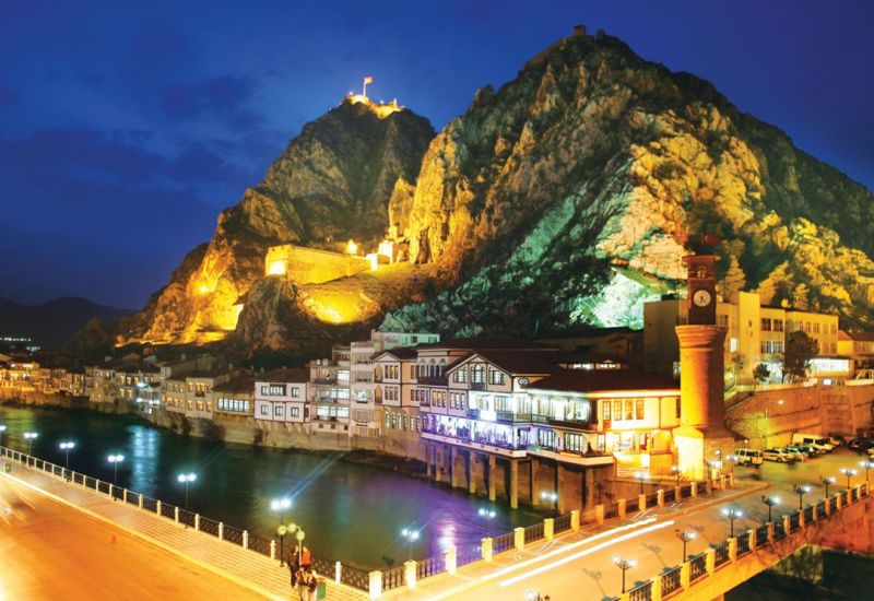 Uçaklı Uzun Karadeniz Batum Ve Tiflis Turu PGS ile 5 Gece 6 Gün