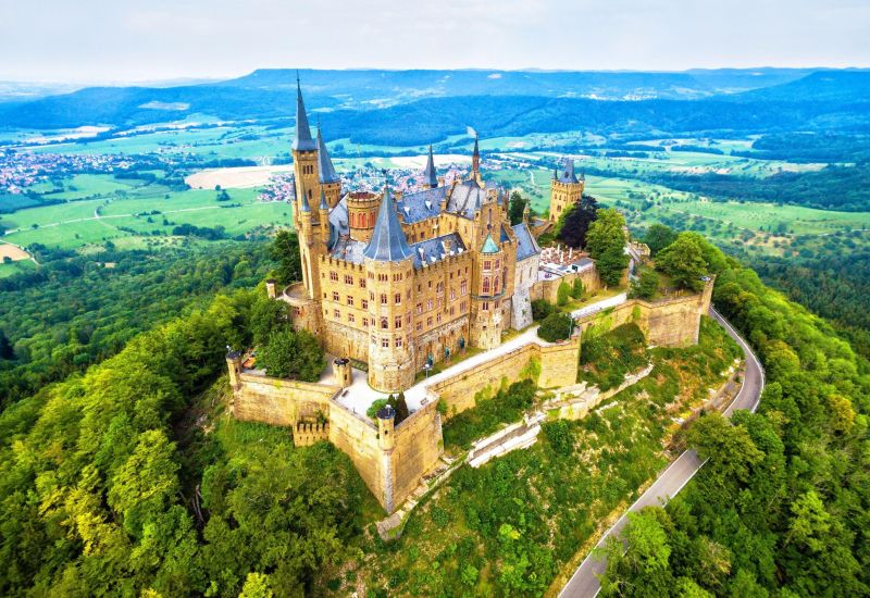 BERNİNA TRENİ ve HALLSTATT ile BİR AVRUPA MASALI EXPRESS TURU THY İle 4 Gece 5 Gün