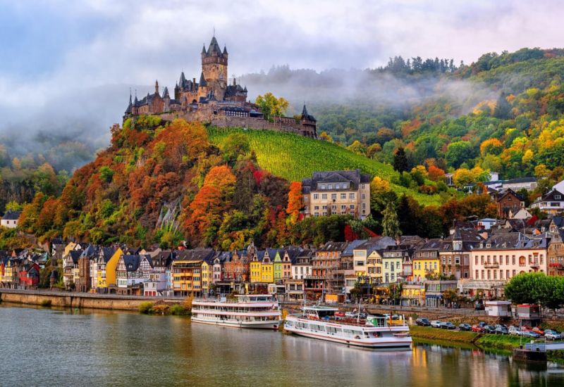 BERNİNA TRENİ ve HALLSTATT ile BİR AVRUPA MASALI EXPRESS TURU Türk Hava Yolları İle 4 Gece 5 Gün