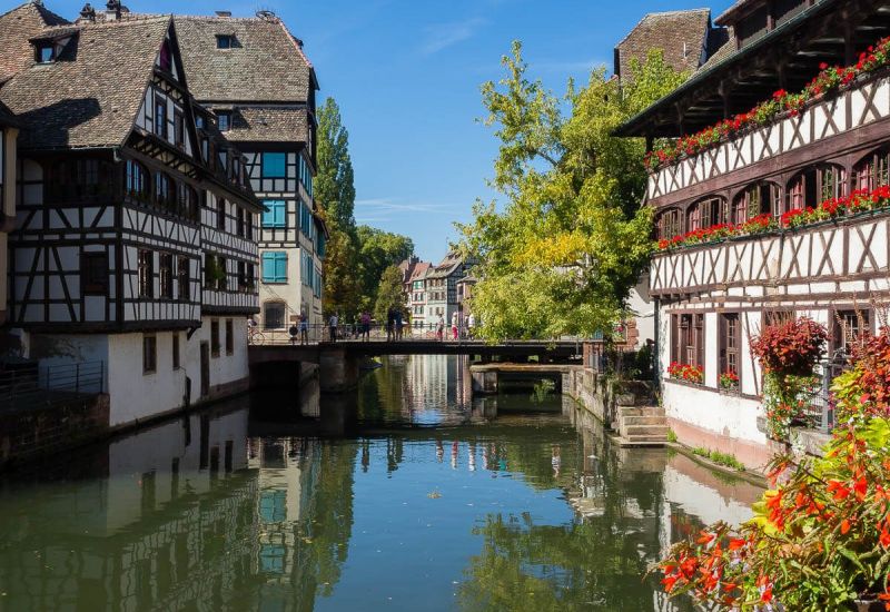 BERNİNA TRENİ ve HALLSTATT ile  BİR AVRUPA MASALI EXPRESS TURU Türk Hava Yolları İle 4 Gece 5 Gün