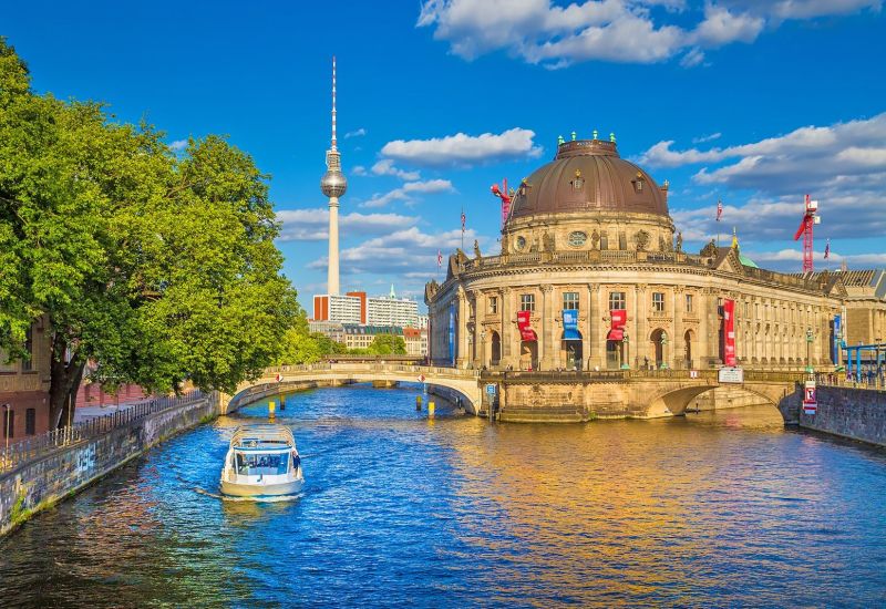 Duvarların Ardındaki Berlin Turu THY İle Yılbaşı Özel 3 Gece 4 Gün 2027