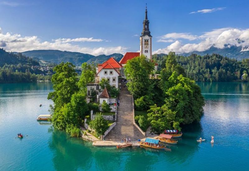 İzmir Çıkışlı Kosovalı Büyük Balkanlar Turu Pegasus ile Extra Turlar ve Akşam Yemekleri Dahil SKP-SKP